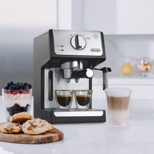 De'Longhi 15-Bar Pump Espresso Machine with Manual Milk Frother for Latte, Cappuccino, Black, ECP3420 - Image 3
